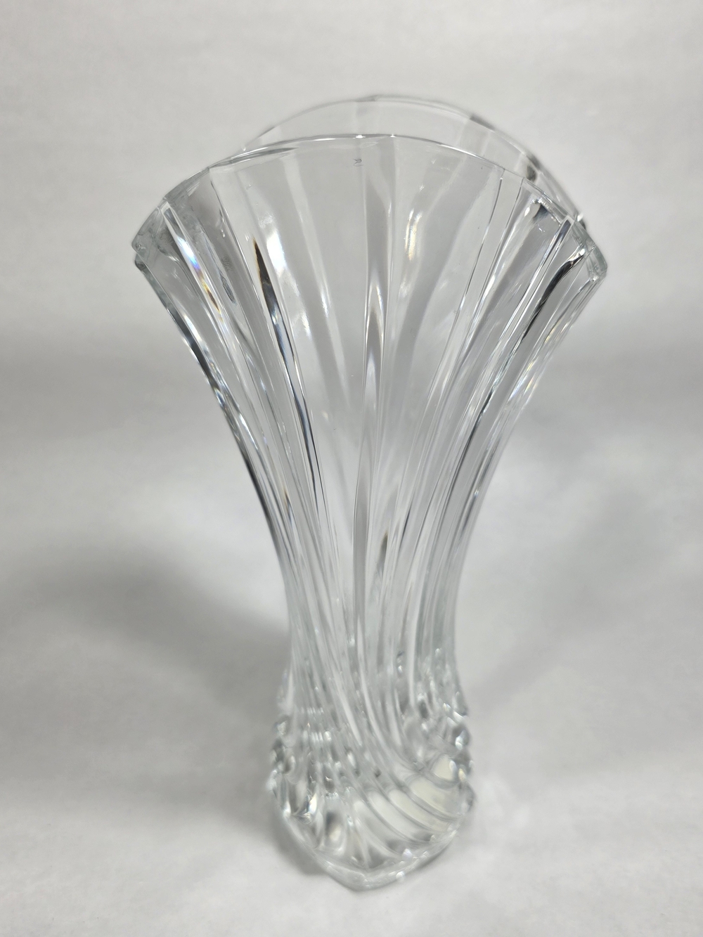 Mikasa Flores 8" Crystal Bud Vase Fan Swirl WX056/621 Japan Vintage